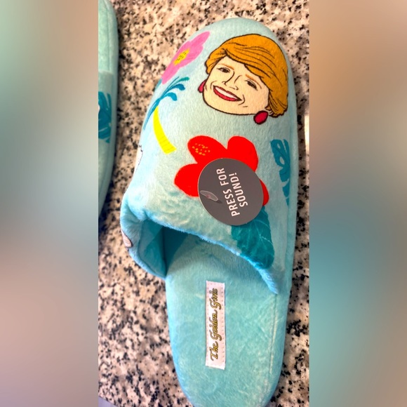 The Golden Girls Slippers with Sound - Picture 7 of 14